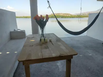 Vista de un río cerca de este apartahotel