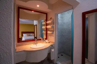 Un baño de Hotel Arcos Aeropuerto