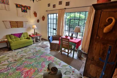 Zona de estar de Guatemaya by Majikal B&B