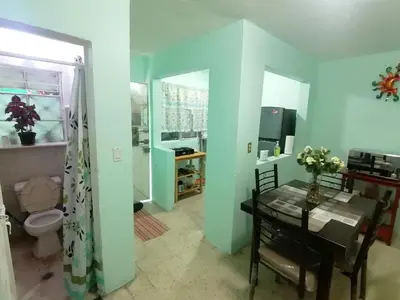 Una cocina o zona de cocina en DEPARTAMENTO CERCANO AL AEROPUERTO T2, A 2 CALLES