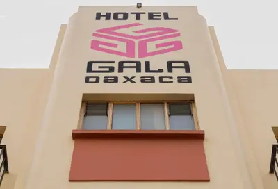 Certificado, premio, señal o documento que está expuesto en Hotel Gala Oaxaca