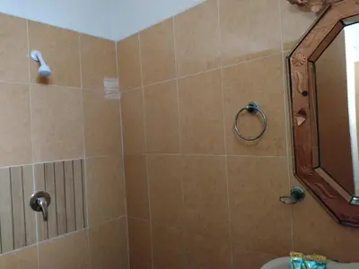 Un baño de Ashly Boulevard