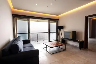 Una televisión o centro de entretenimiento en Delta Hotels by Marriott Riviera Veracruz