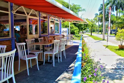 Un restaurante o sitio para comer en Hotel Mexico Lindo