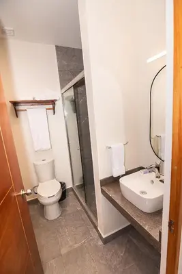 Un baño de Hotel Danini