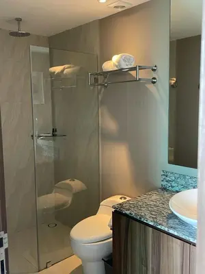 Un baño de Hermosa Playa en Acapulco Diamante, Isla Residence