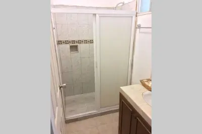 Un baño de Depa Frente al Mar en Acapulco Diamante