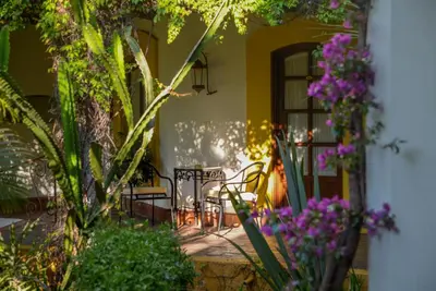 Jardín al aire libre en Hotel Hacienda Los Laureles
