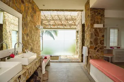Un baño de Las Brisas Acapulco