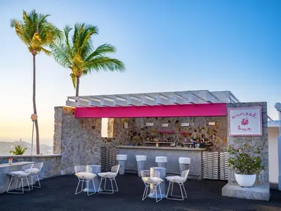 Un restaurante o sitio para comer en Las Brisas Acapulco