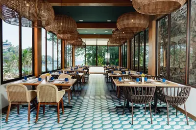 Un restaurante o sitio para comer en Camino Real Zaashila Huatulco