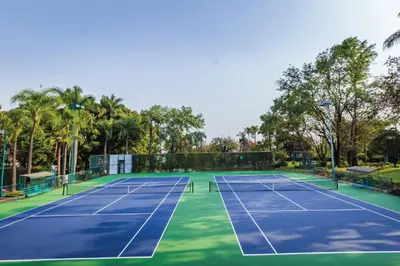 Instalaciones para jugar a tenis o squash en Hotel Racquet Cuernavaca o alrededores
