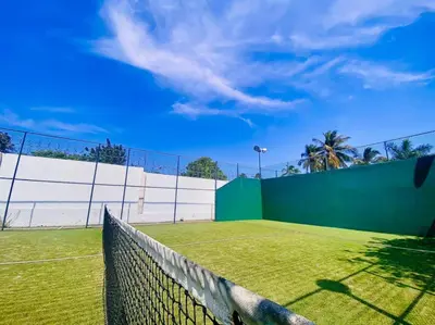 Instalaciones para jugar a tenis o squash en NUEVO EN BOOKING CASA TERRANIUM ACAPULCO DIAMANTE o alrededores