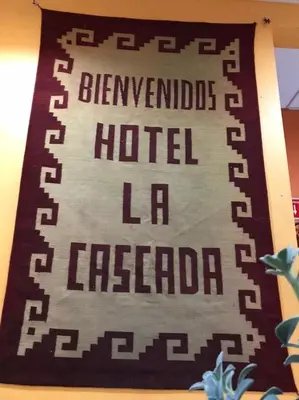 Certificado, premio, señal o documento que está expuesto en Hotel La Cascada Oaxaca