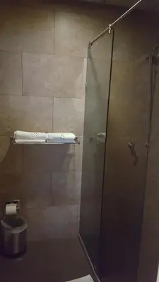 Un baño de Motel Nuevo Tijuana