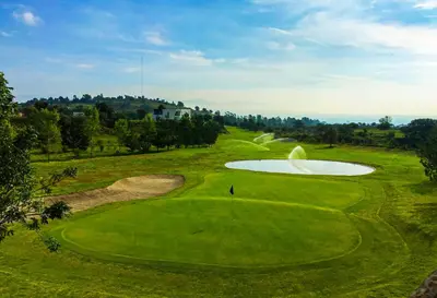 Instalaciones para jugar al golf en el hotel o alrededores
