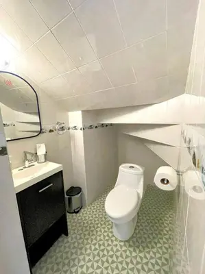 Un baño de DEPTO FRENTE A ESTADIO GNP ANTES FORO SOL y AUTODROMO F1 A 10 MIN CAMINANDO