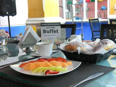 Comida en o cerca de este hotel