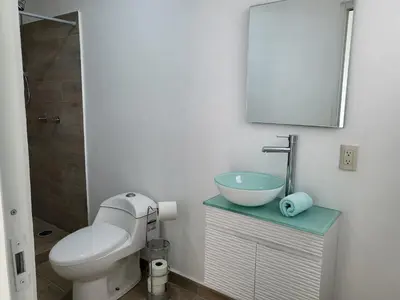 Un baño de Hotel Luz de Mar ' right on the beach