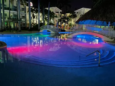 Piscina en o cerca de Depa de Dos recamaras en ACAPULCO DIAMANTE frente ARENA GNP