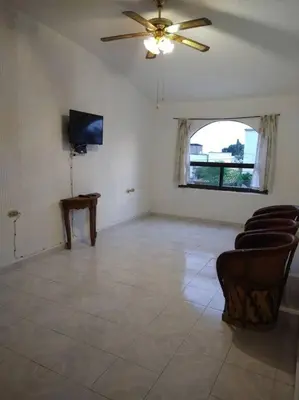 Una televisión o centro de entretenimiento en HERMOSA CASA EN CUERNAVACA: JARDÍN DEL LAGO