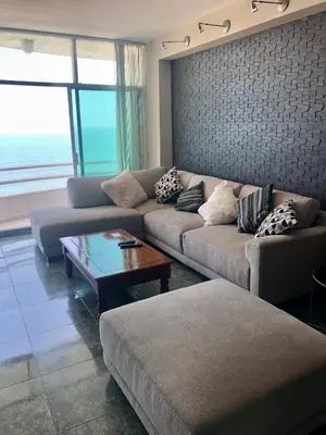 Zona de estar de Sexto piso y vista al mar