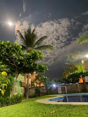 Jardín al aire libre en Departamento planta baja en Acapulco Diamante