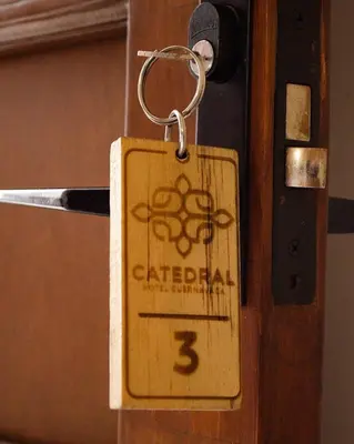 Certificado, premio, señal o documento que está expuesto en Hotel Catedral