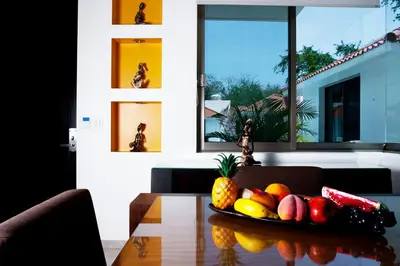 Comida en o cerca de este apartahotel