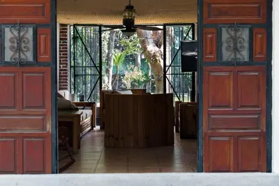 Una televisión o centro de entretenimiento en Quinta Taboo