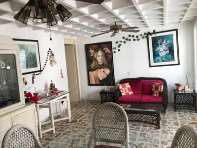 Zona de estar de Departamento sobre Costera, 1min La Quebrada, 3m playas y yates