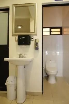 Un baño de HOSTAL XAO