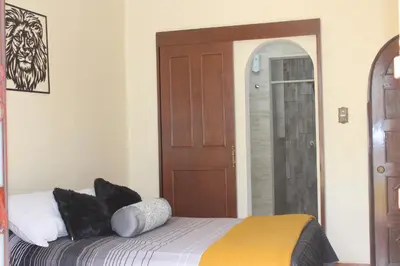 Cama o camas de una habitación en Habitaciones 1 acceso independiente y autonomo Puebla