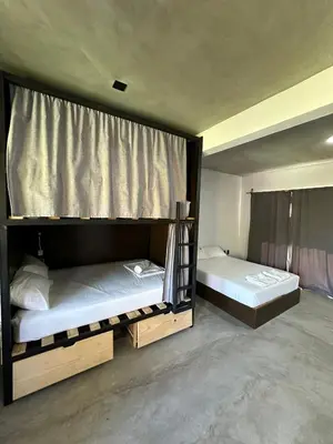 Cama o camas de una habitación en Straw Hat Surf Hostel & Bar