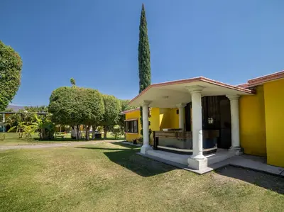 Jardín al aire libre en Villas el Paraíso, El Rollo
