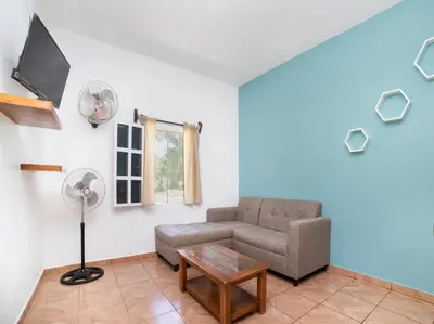 Una televisión o centro de entretenimiento en Villas el Paraíso, El Rollo