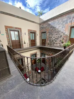 Un balcón o terraza de Milo Collection Hotel