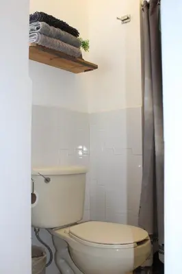 Un baño de Habitacion 2 acceso independiente y autonomo Puebla