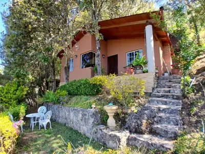 Jardín al aire libre en Cabaña con Bañera y Chimeneas en Puesta de Sol