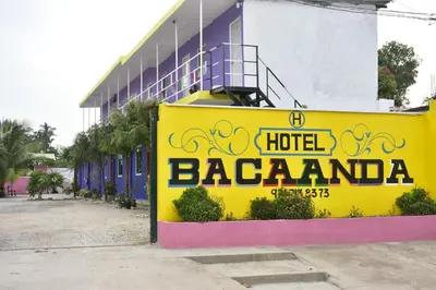 Certificado, premio, señal o documento que está expuesto en Hotel Bacaanda