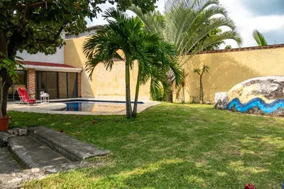 Jardín al aire libre en Casa Madero