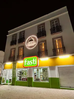 Certificado, premio, señal o documento que está expuesto en Jovis Hotel - Lujo Cultural