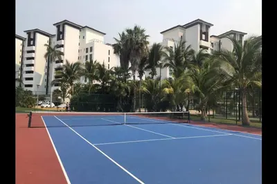 Instalaciones para jugar a tenis o squash en Casa Ohana Acapulco Diamante o alrededores