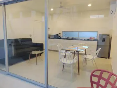 Una cocina o zona de cocina en Papaya Condo Acapulco Diamante -Solo Adultos