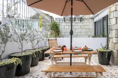 Zona de estar de Rooftop Hot Tub! 3 levels, 5Bedroom in Villa Noria