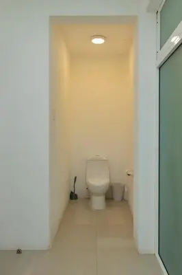 Un baño de Casa con vista a la bahía
