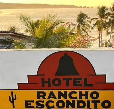 Certificado, premio, señal o documento que está expuesto en Hotel Rancho Escondito