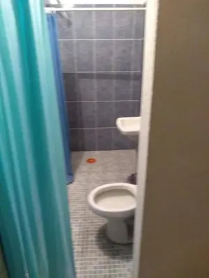 Un baño de Hospedaje Familiar Op3