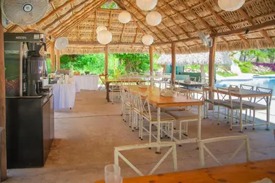 Un restaurante o sitio para comer en HOTEL BIULÚ