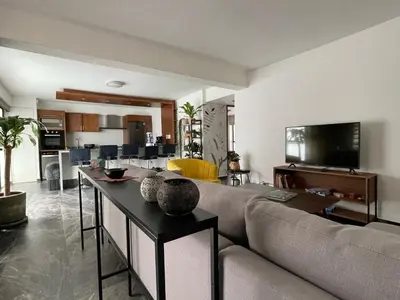 Una televisión o centro de entretenimiento en Great apartment in the heart of Coyoacan